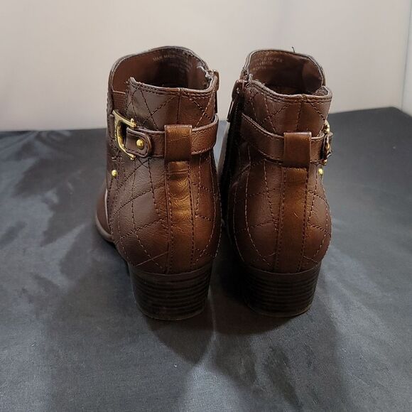 UNISA POINTED TOE WOMEN"S ZIP CLOSURE BLOCK HEEL BOOT - Picture 6 of 16